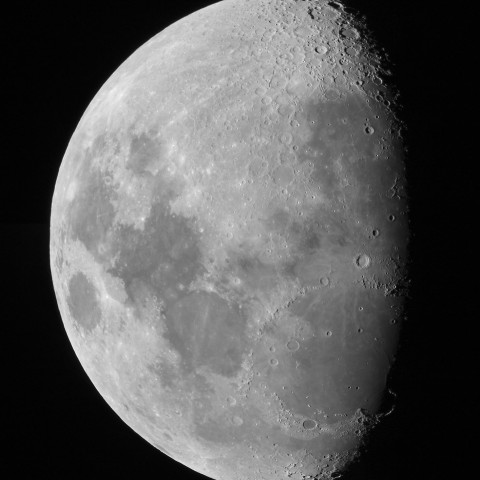 4月13日の月（月齢9.8）