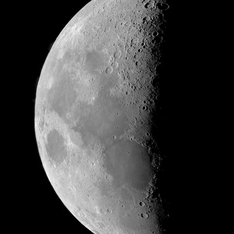 6月8日の月（月齢6.6）