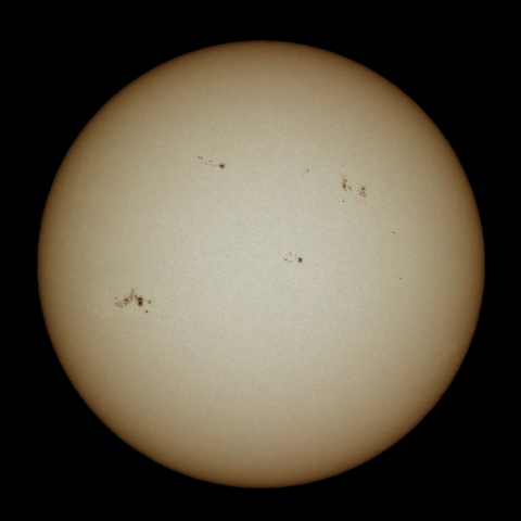 ６月１日の太陽面（白色光）