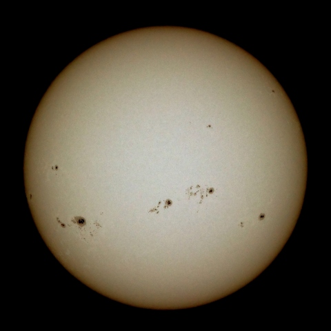 ８月７日の太陽面（白色光）