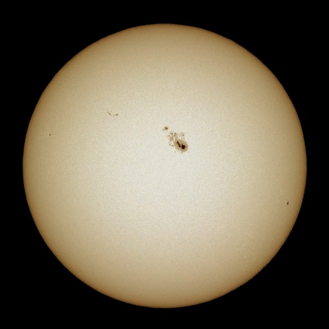 ５月５日の太陽面（白色光）