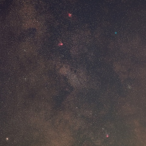天の川の中をゆくスワン彗星