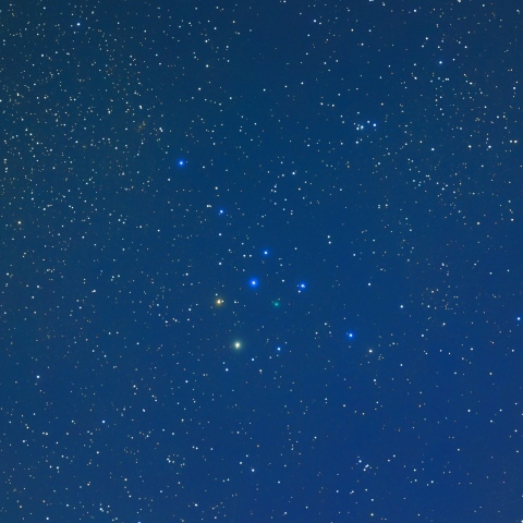 Cr399の中のT1アトラス彗星