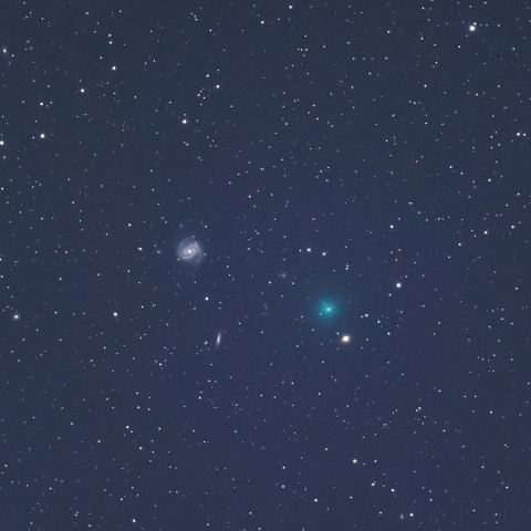 M100と24Pショーマス彗星