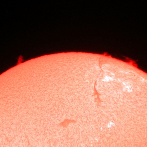 7月2日の黒点とプロミネンス