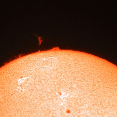 7月16日の黒点とプロミネンス