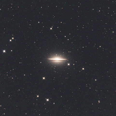 M104 ソンブレロ銀河