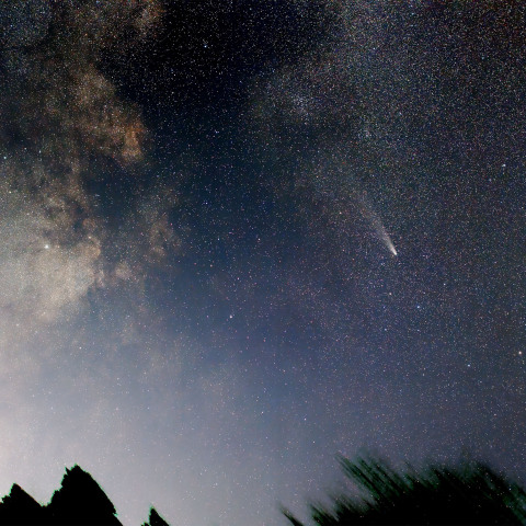 紫金山・アトラス彗星と天の川 11/3 大月市にて