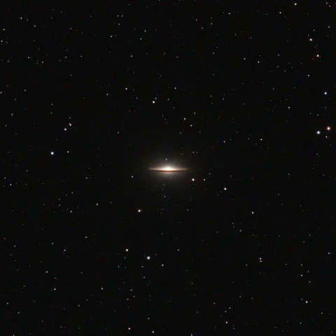 M104 ソンブレロ銀河