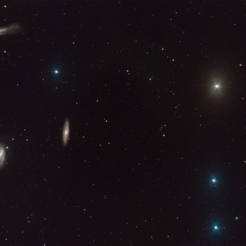 しし座の三つ子銀河とNGC3593