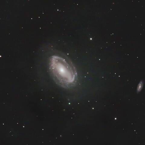 NGC4725 棒渦巻銀河 かみのけ座