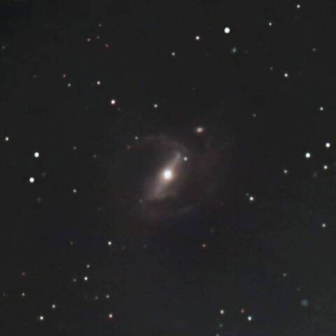 NGC1097 棒渦巻銀河　ろ座