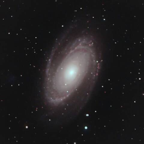 M81 ボーデ銀河 おおぐま座