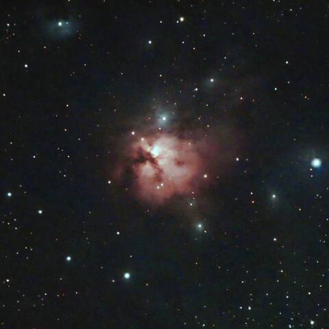 NGC1579 北の三列星雲　ペルセウス座