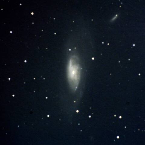 M106　りょうけん座