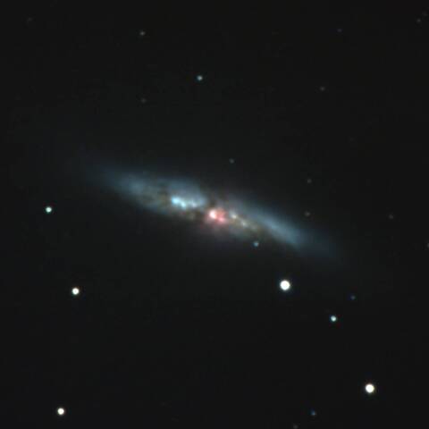 M82　おおぐま座