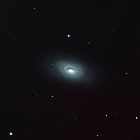 M64 黒眼銀河 かみのけ座