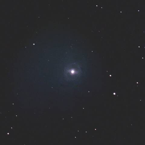 M95  渦巻銀河 しし座