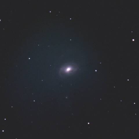 M96  渦巻銀河 しし座