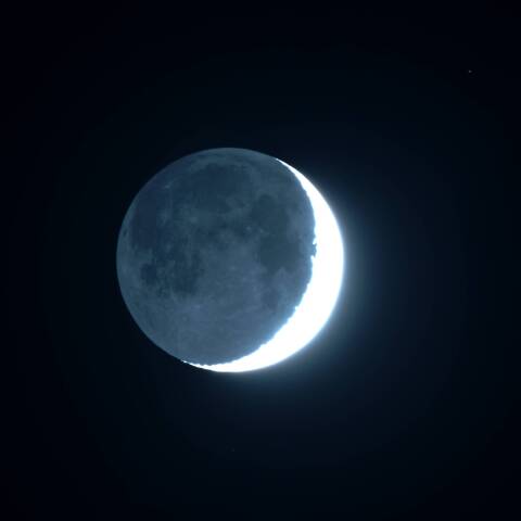 三日月と地球照 2023/04/23