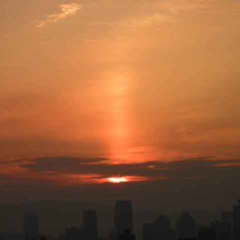 太陽柱（サンピラー現象）現る