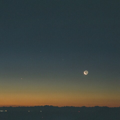 月（月齢27.6）と水星