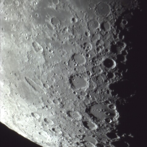 下弦過ぎの月面南部