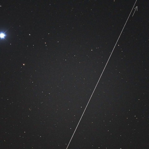 「かんむり座α星」の西0.6度付近を往く「Terra」