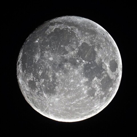 中秋の名月1日前