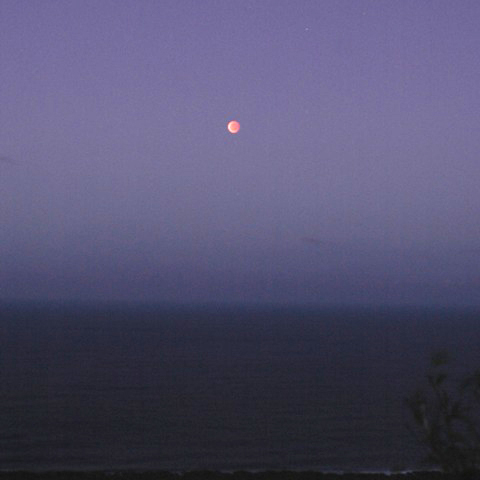 マリアナに上る月