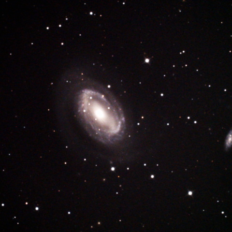 NGC4725