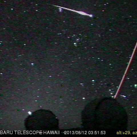 マウナケア上空の爆発型ペルセ群流星