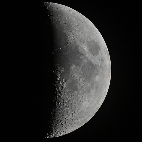 月齢5.9（東縁が好期）