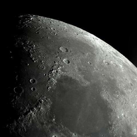 上弦 月齢7.8北部 2020/5/30