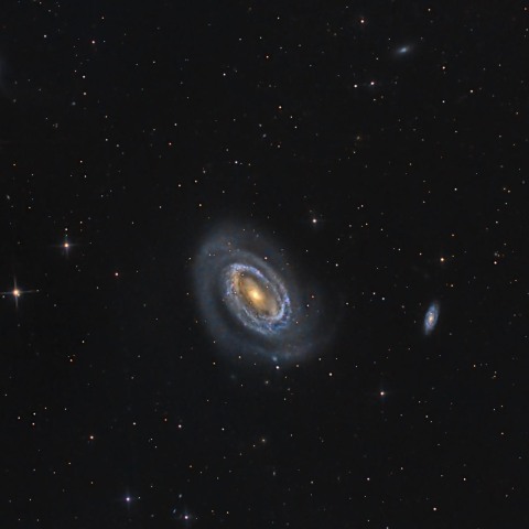 NGC4725