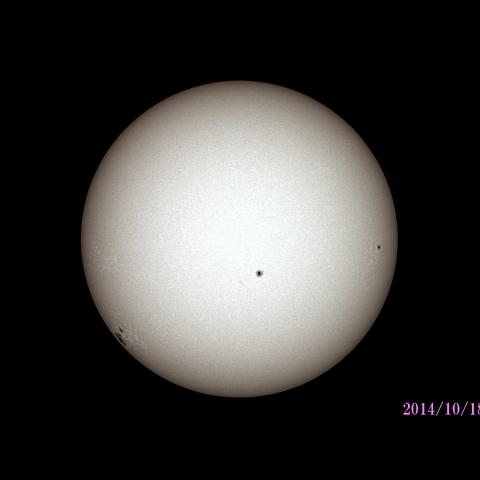 太陽　2014/10/18 (4/6) ND 大きな黒点の見え始め
