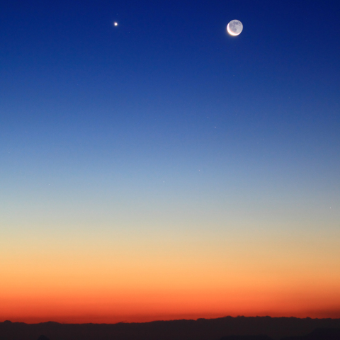 金星と月齢27.4 地球照