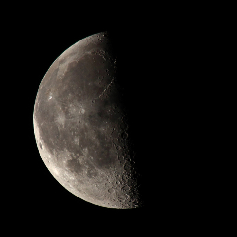 下弦の月 月齢21.9