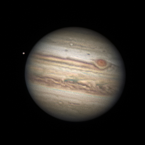 住宅街から撮影した木星とエウロパ