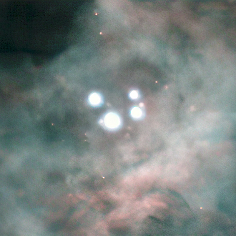 住宅街から撮影したオリオン大星雲トラペジウム