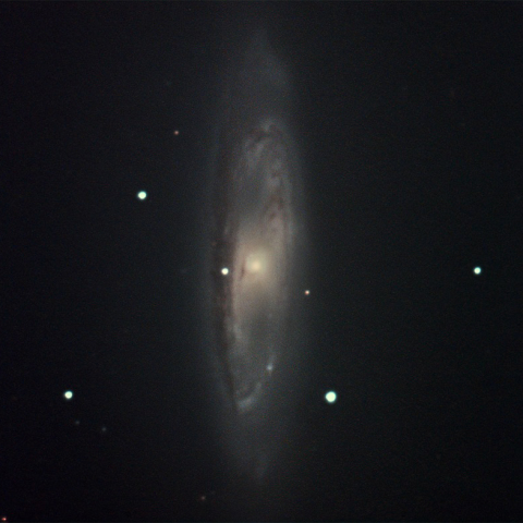 住宅街から撮影した渦巻銀河M65