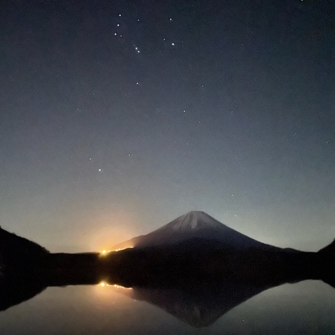 スマホで撮る星々･精進湖での冬の星座