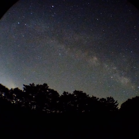 残雪の富士に架かる木星・さそり・夏の銀河(スマホで撮る星々)