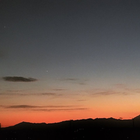 夕刻の金星と木星と富士山