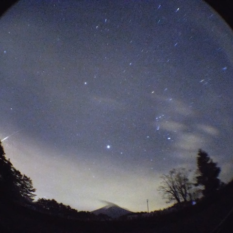 ふたご座流星群日のおうし座火球