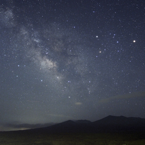 三原山と夏の星座