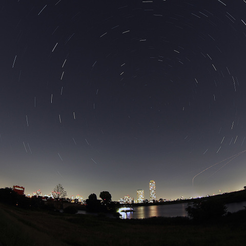 荒川岩淵水門付近からの夜景