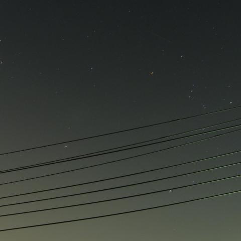 オリオン座の上に