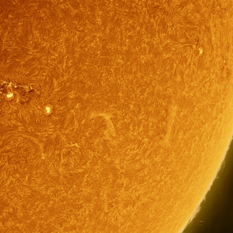 4月28日の太陽 Ha 擬似カラー版