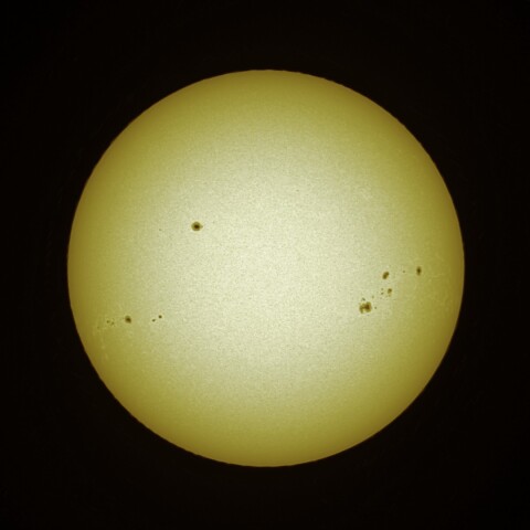 VESPERA II で撮る12月01日の太陽 白色光 擬似カラー版